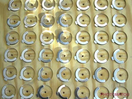 051 DETAIL ACCESSOIRES POUR LE MONTAGE DES MAGASINS