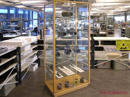 062 SALLE DE MONTAGES AVEC PRESENTOIR